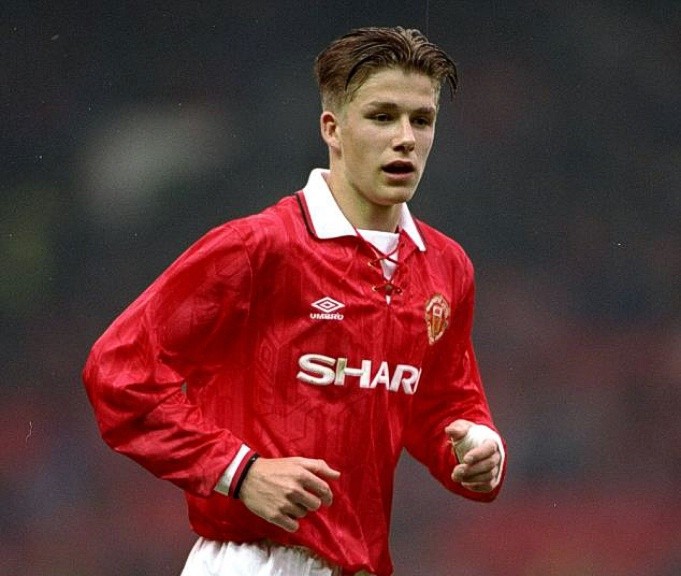 Thời gian này cách đây 20 năm trước, chính Beckham đã ký hợp đồng chuyên nghiệp đầu tiên để thi đấu cho Manchester United, nơi anh trở thành cầu thủ lừng lẫy toàn cầu.